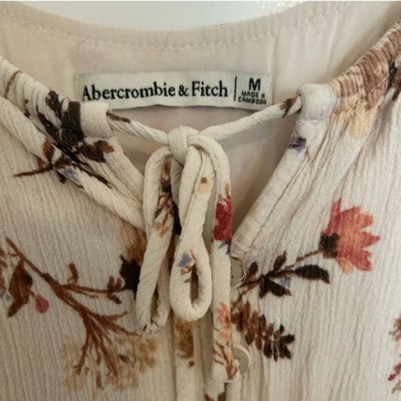 Abercrombie & Fitch Easy Waist Tiered Midaxi Dress in Cream Floral - Picture 3 of 3